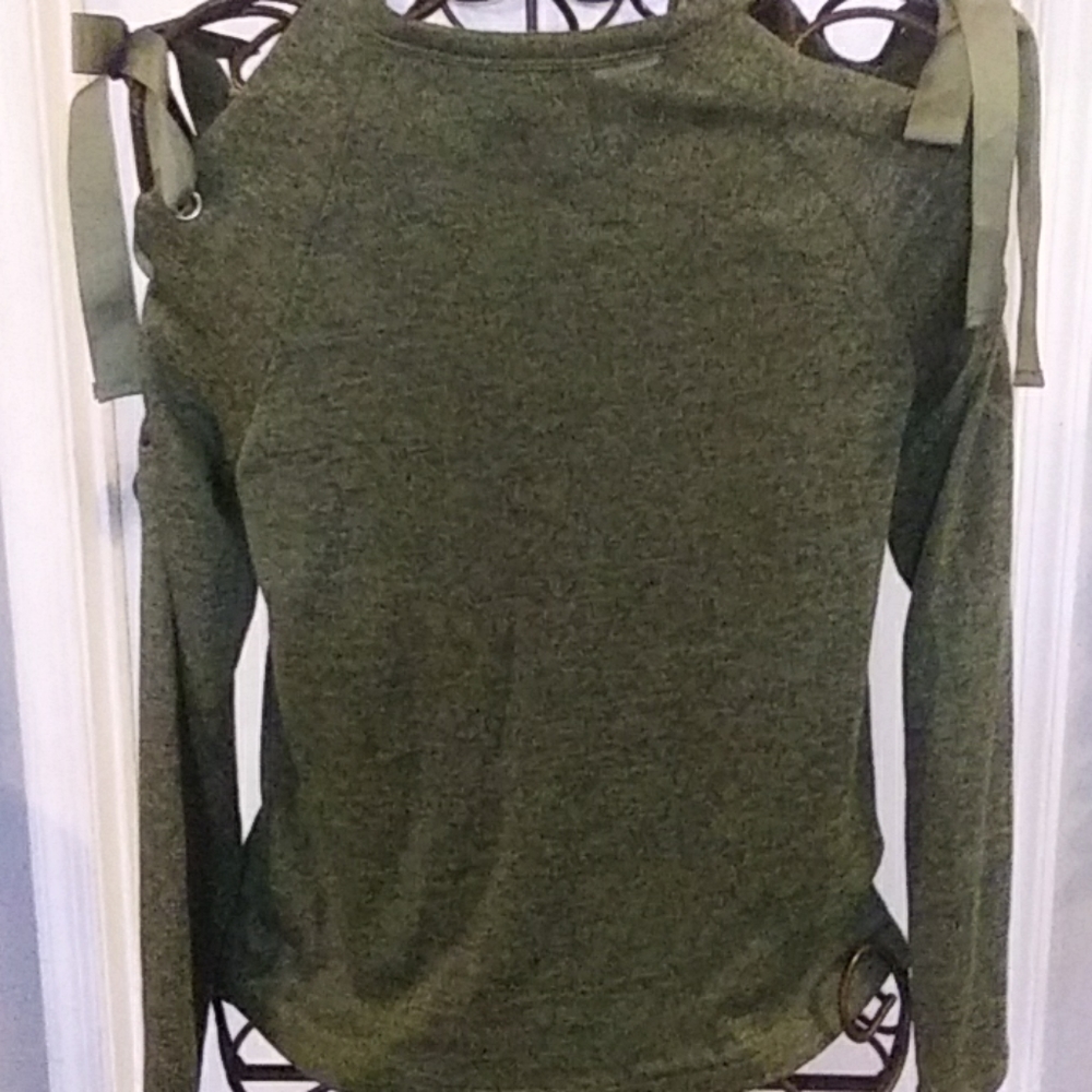 Sweater - Picture 6 of 8